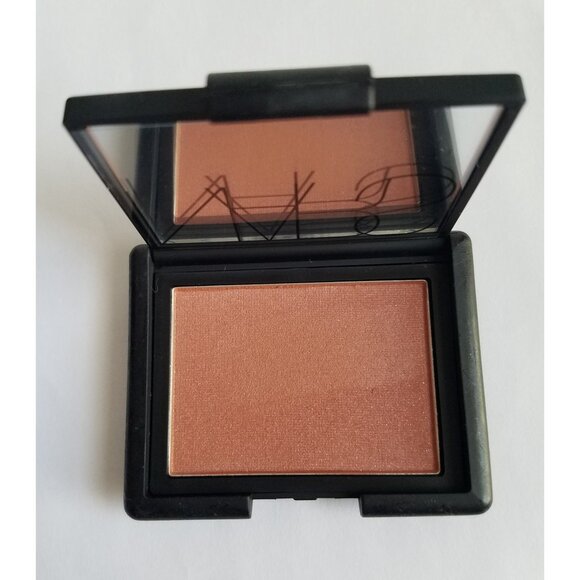 Nars Unlawful Blush - Picture 1 of 5